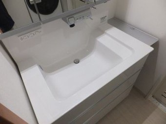 機能的な洗面化粧台パナソニックのウツクシーズに交換 機能的な洗面化粧台パナソニックのウツクシーズに交換